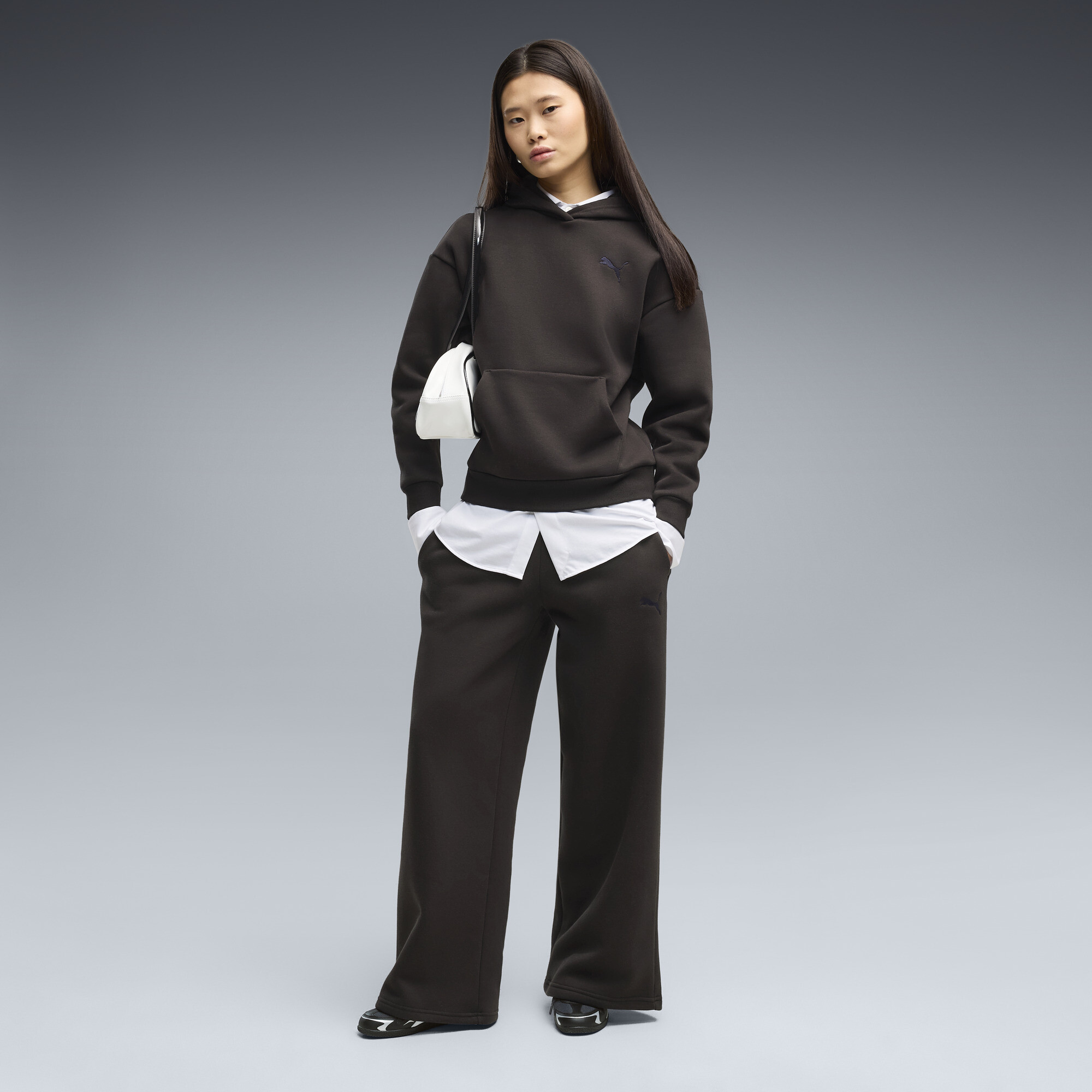 Pantalon de survêtement ample en molleton PUMA Elevated Essentials pour femmes, Noir, Adulte G | 695326_01