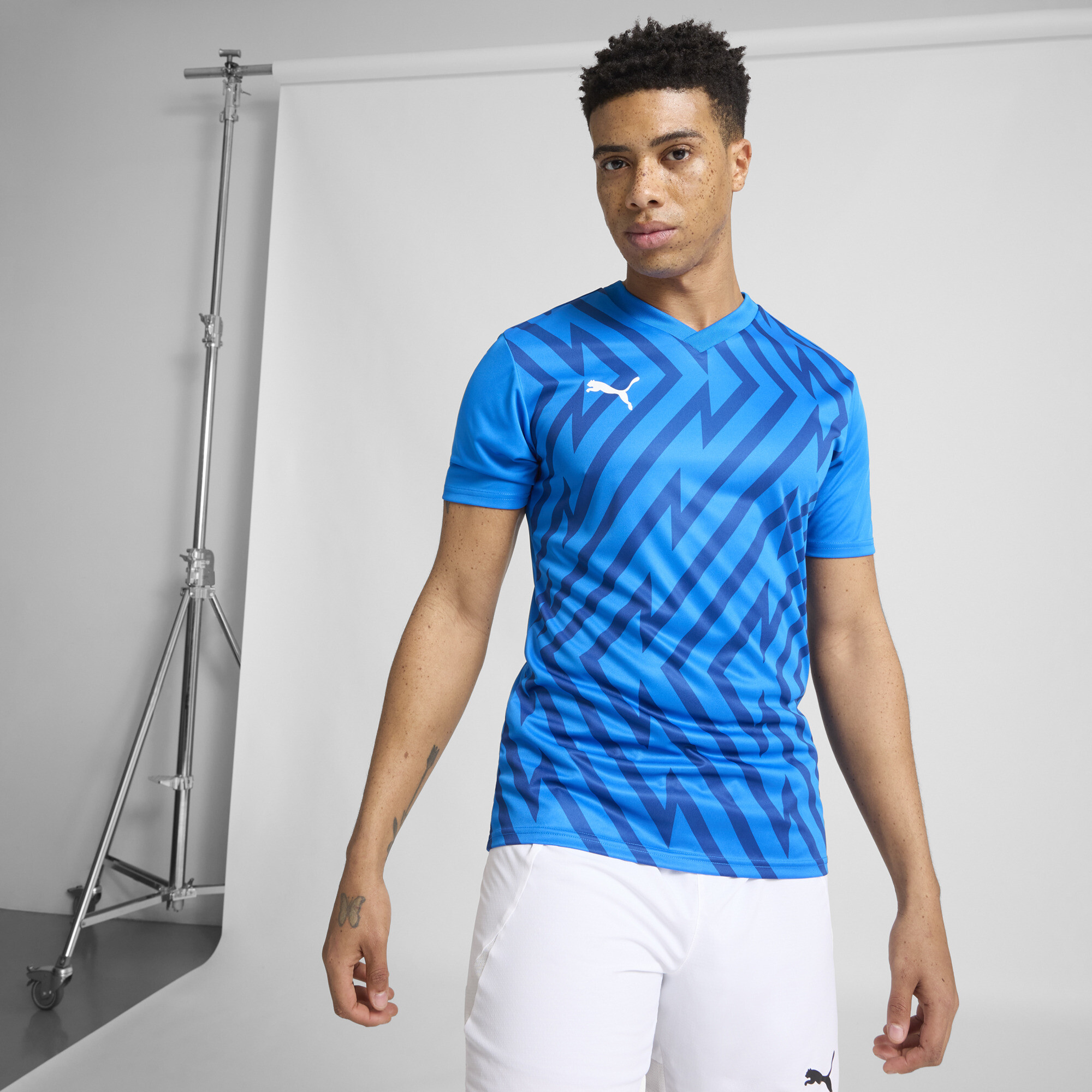 PUMA teamGLORY Men's Soccer Jersey in Blue, Size S
