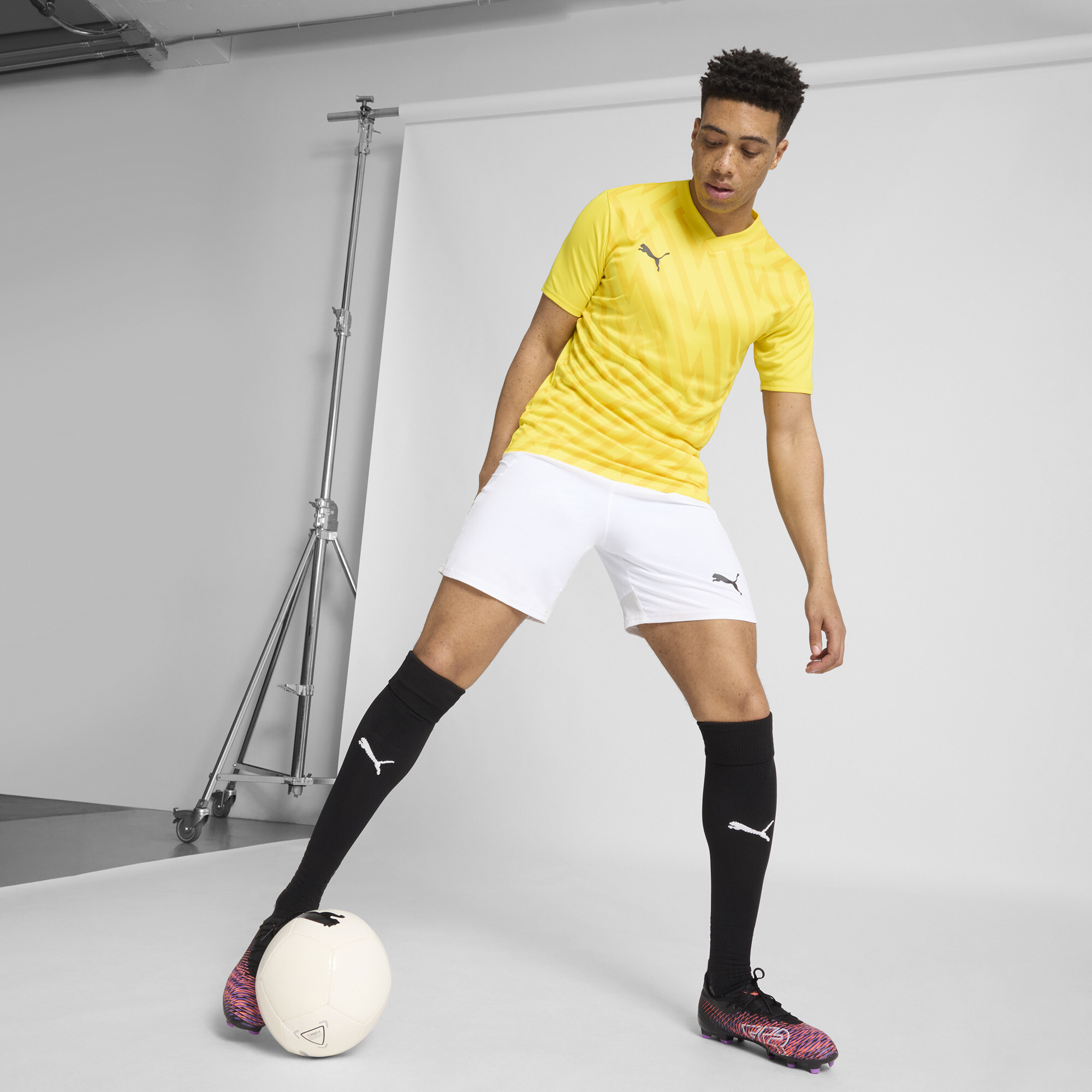 PUMA teamGLORY Men's Soccer Jersey in Yellow, Size S