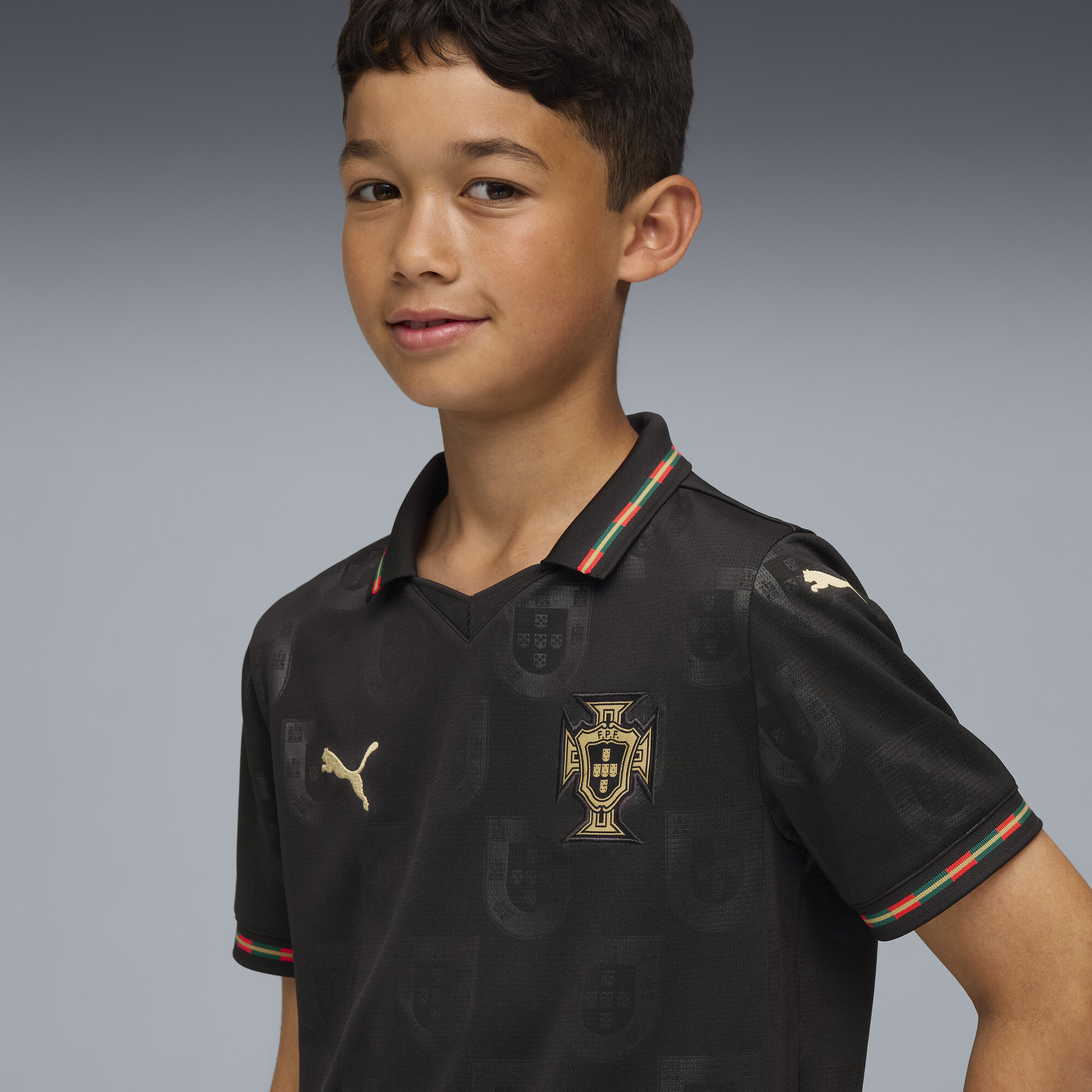 PUMA Portugal 25/26 Special Edition EusÃ©bio voetbalshirt, Zwart/Goud, Maat 7-8Y thumbnail 7