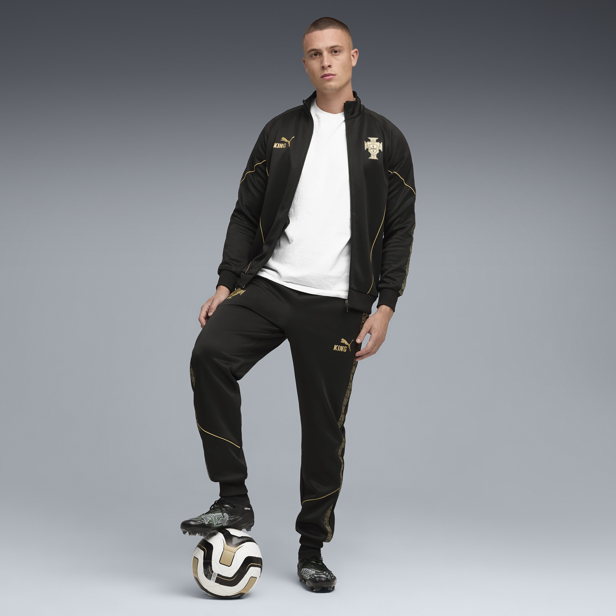 PUMA Portugal Special Edition EusÃ©bio KING Pre-match broek voor Heren, Zwart/Goud, Maat S thumbnail 4