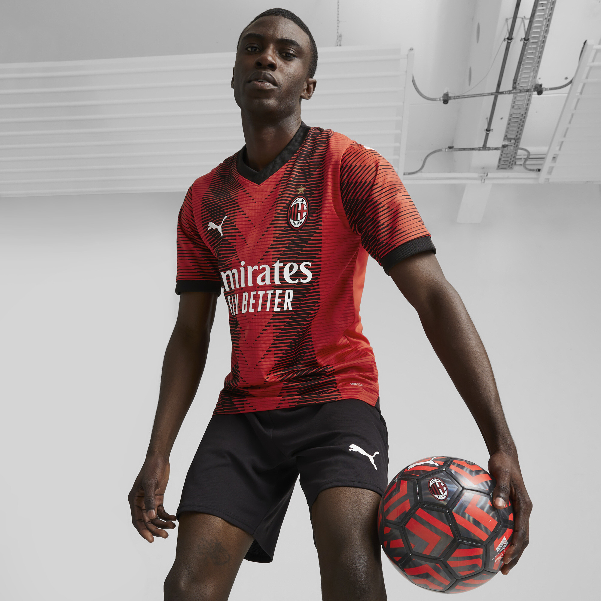 Camiseta Futbol AC Milan Edición Especial Roja Negra Versión Jugador  2022-2023