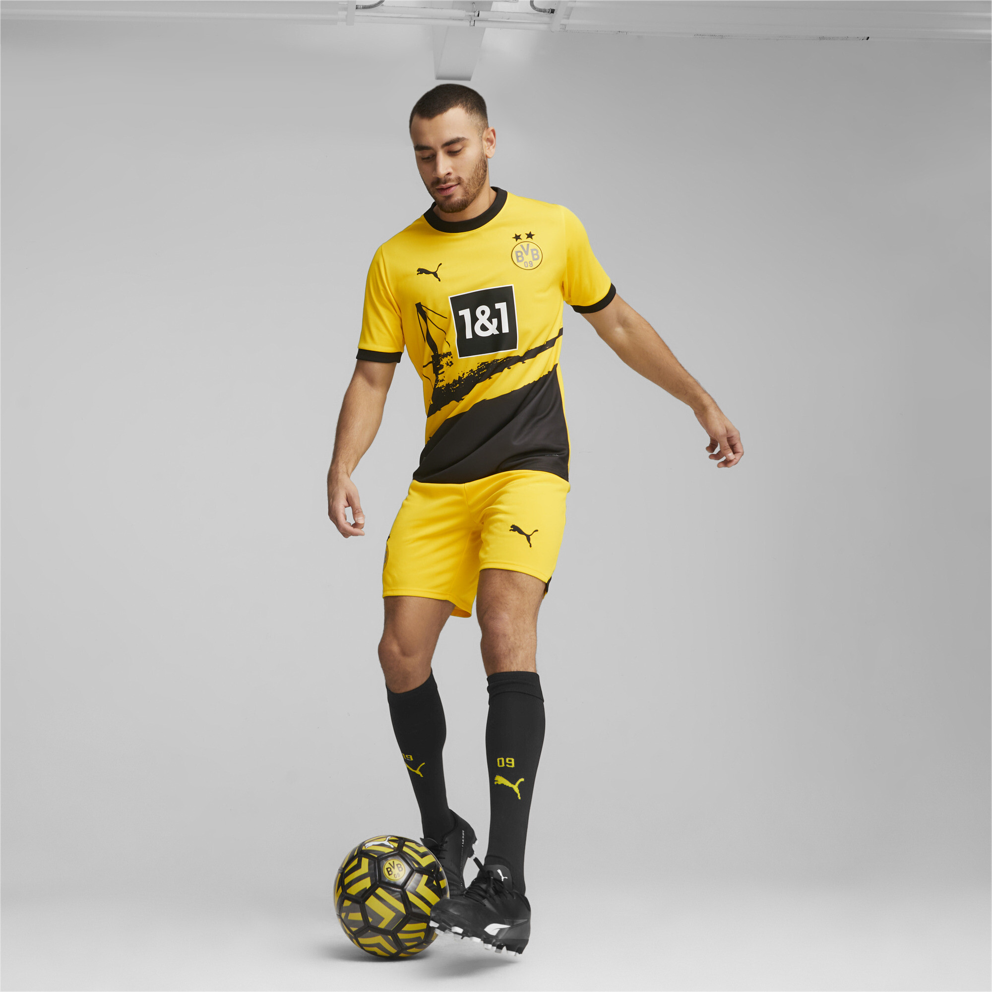 Men's Puma Borussia Dortmund Football Shorts, Yellow, Size L, Clothing