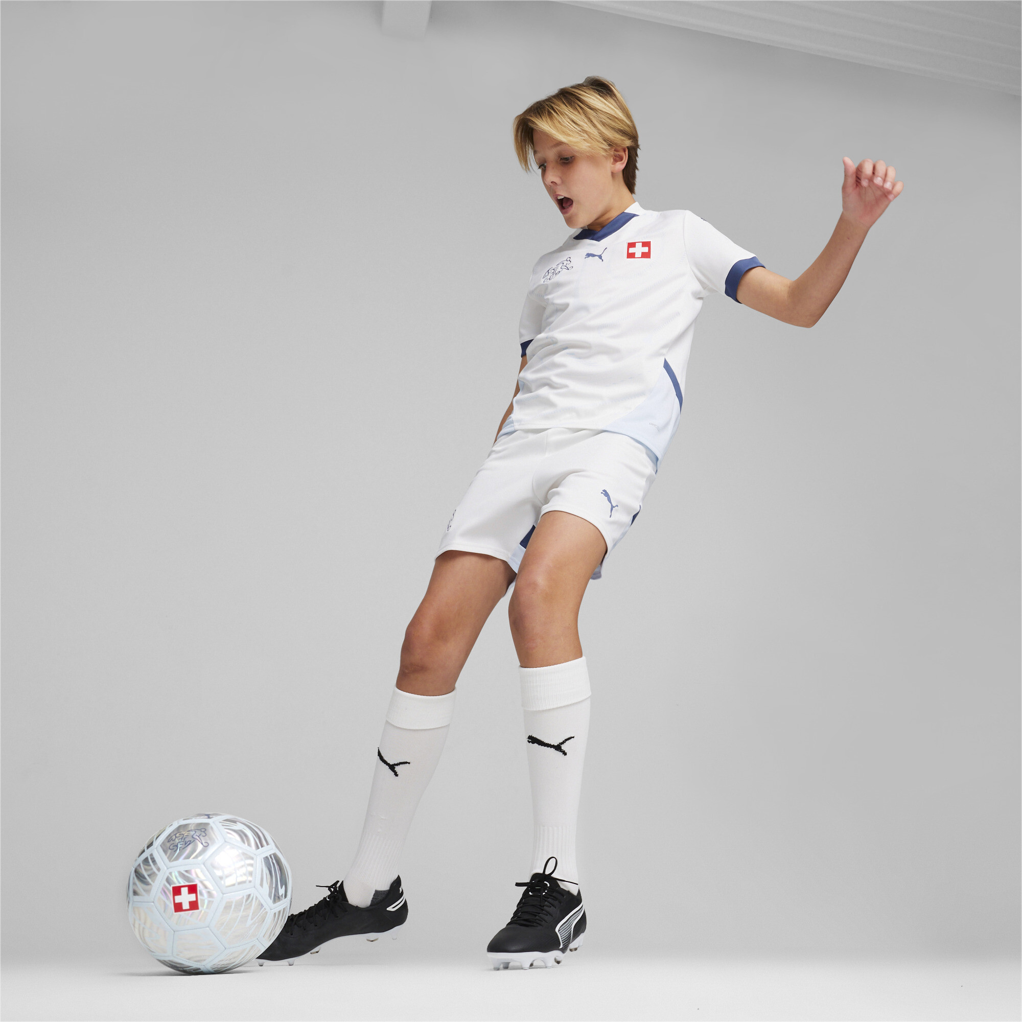 Puma Switzerland 2024 Away Jersey Youth, White, Size 11-12Y, Clothing