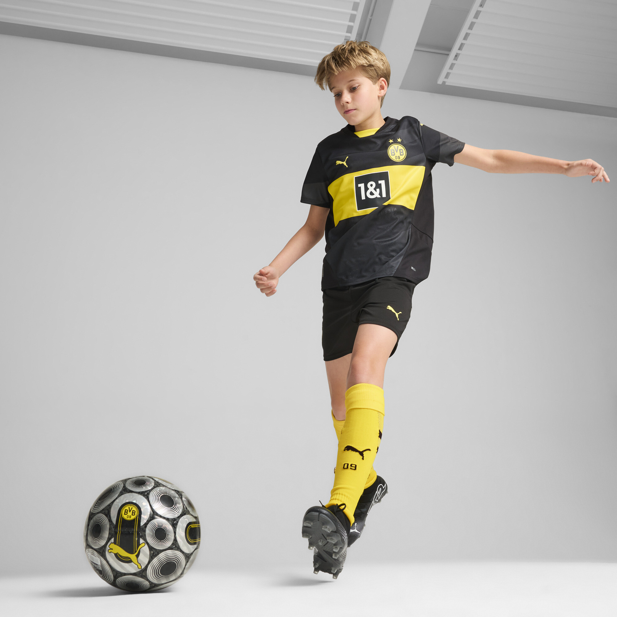 Puma Borussia Dortmund 24/25 Away Jersey Youth, Black, Size 5-6Y, Clothing