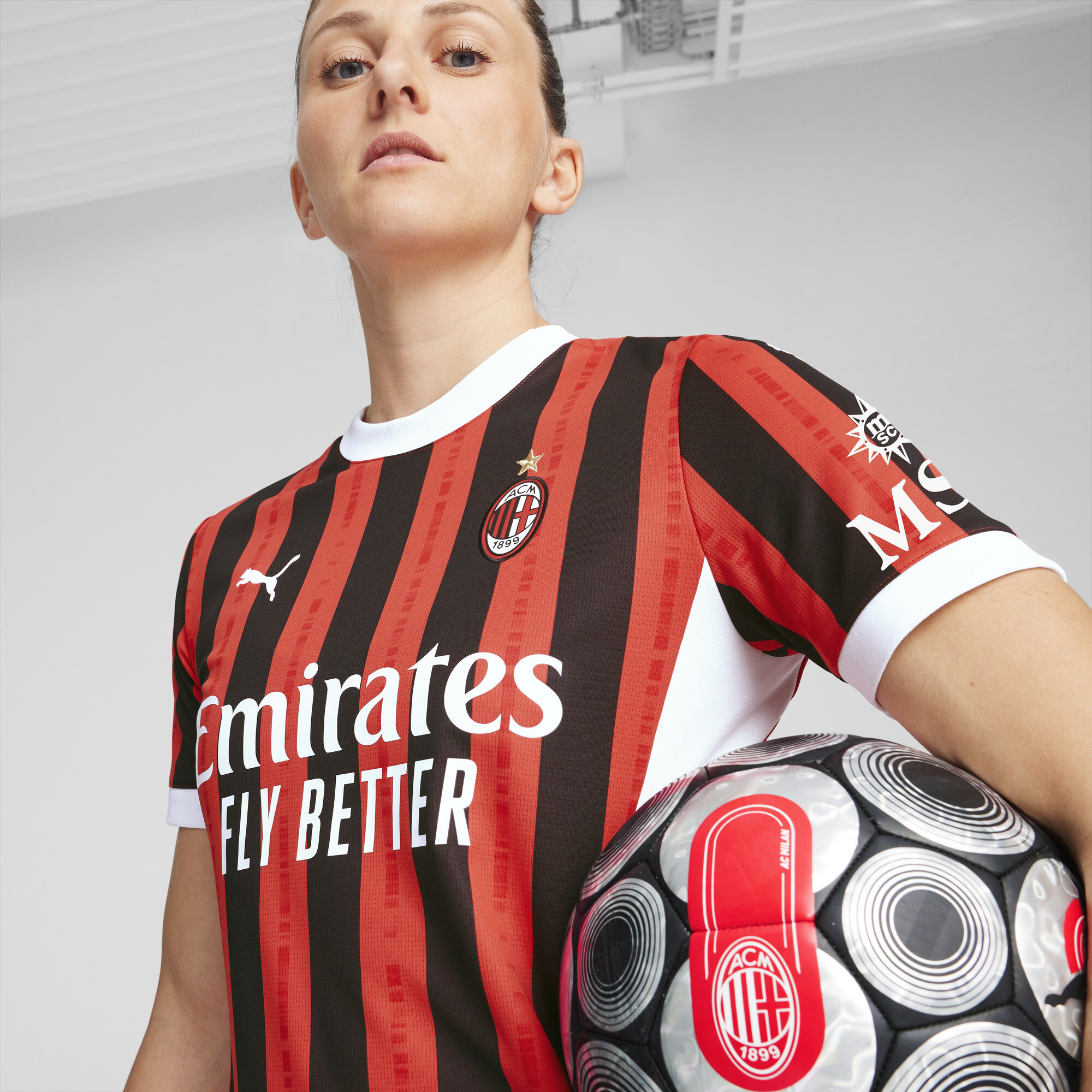 قميص جيرسيه AC Milan 24/25 Home للنساء أحمر