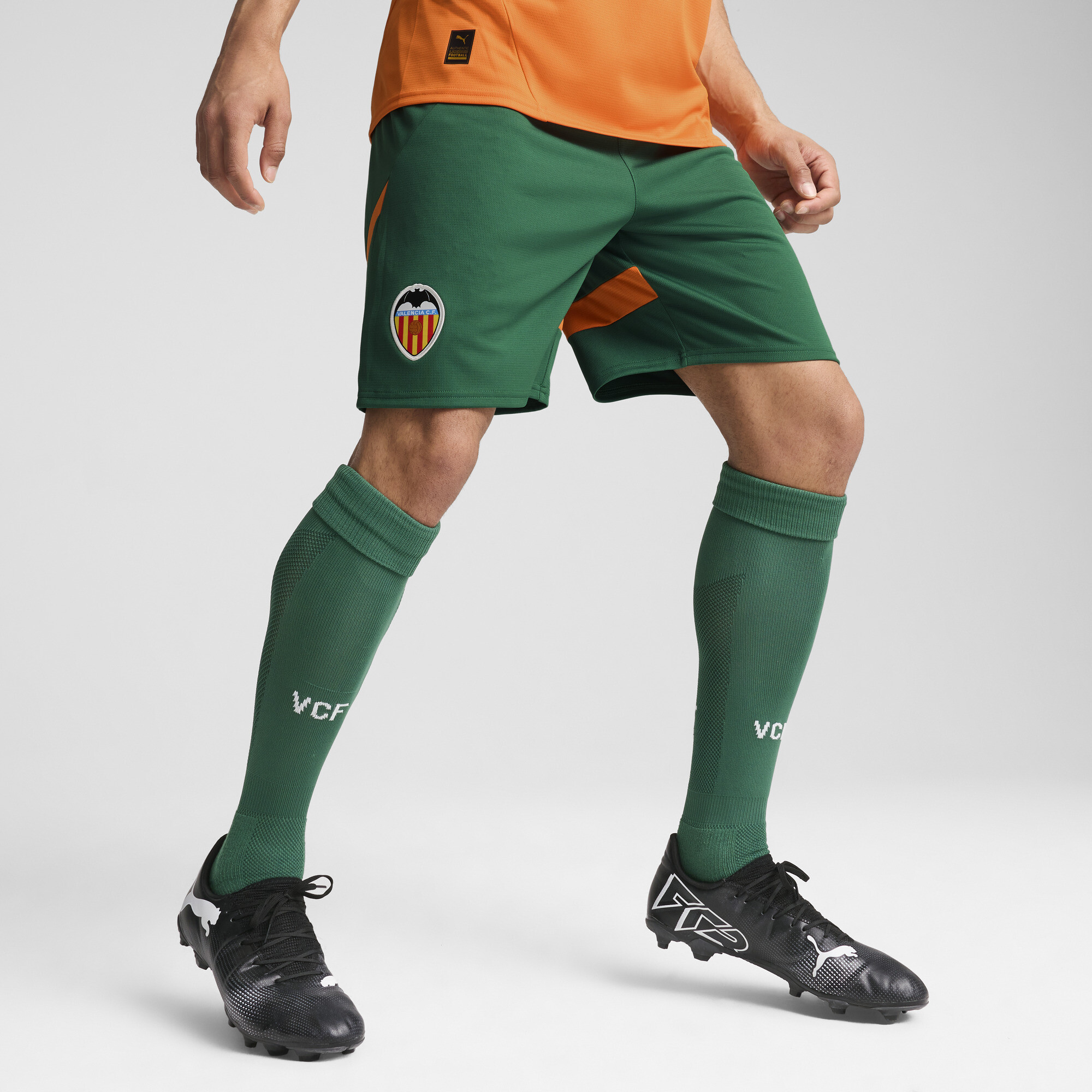 Puma Valencia CF 24/25 Shorts Herren | Mit Color Blocking | Vine/Rickie Orange | Größe: L