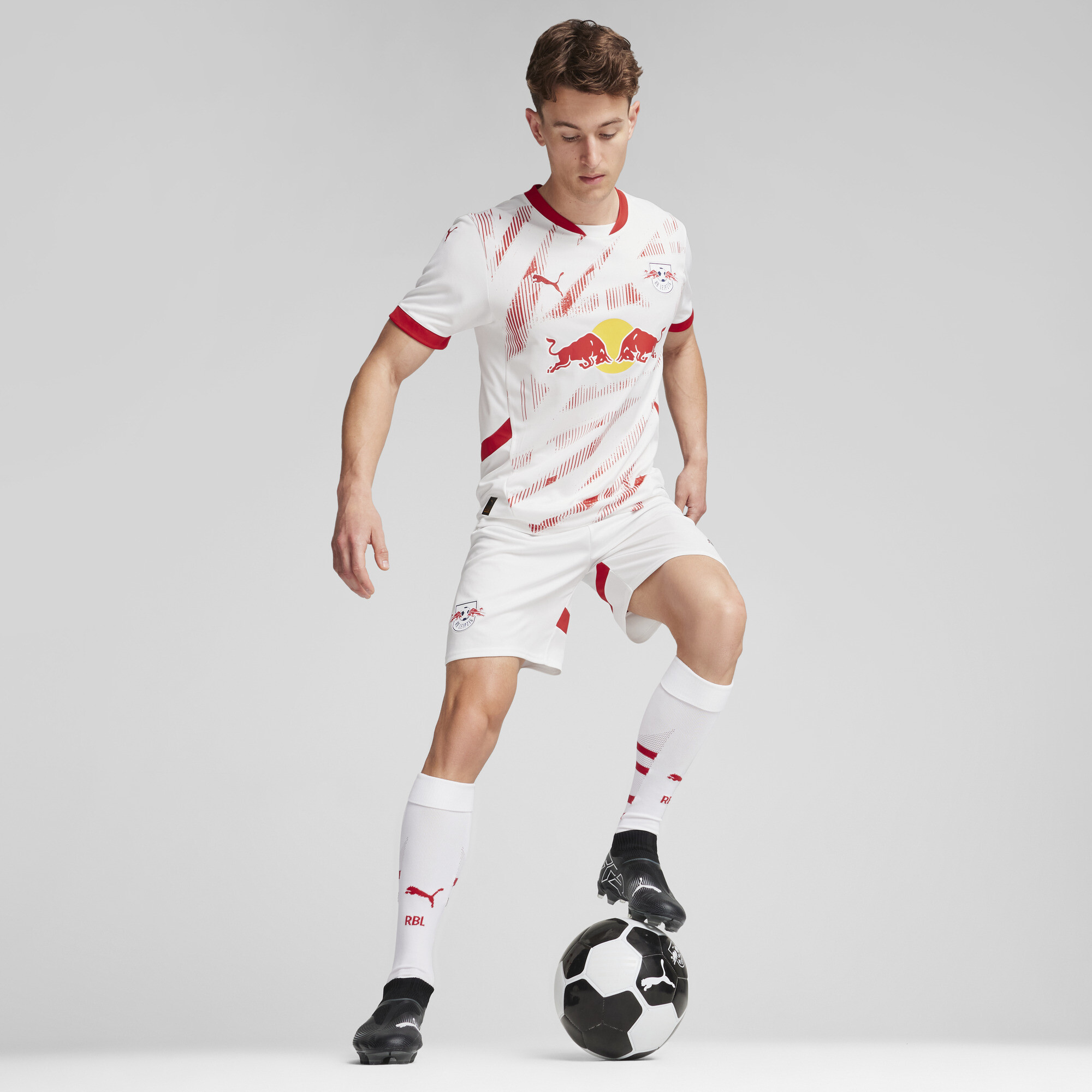 Men's PUMA RB Leipzig 24/25 Home Jersey Men In White, Size Large, Polyester