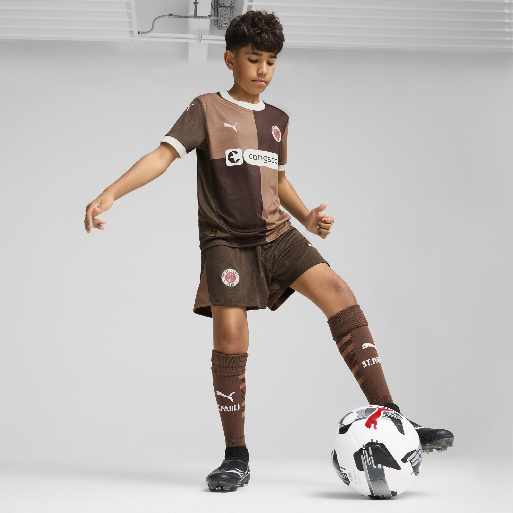 Puma FC St. Pauli 24/25 Home Shorts Youth, Brown, Size 9-10Y, Clothing