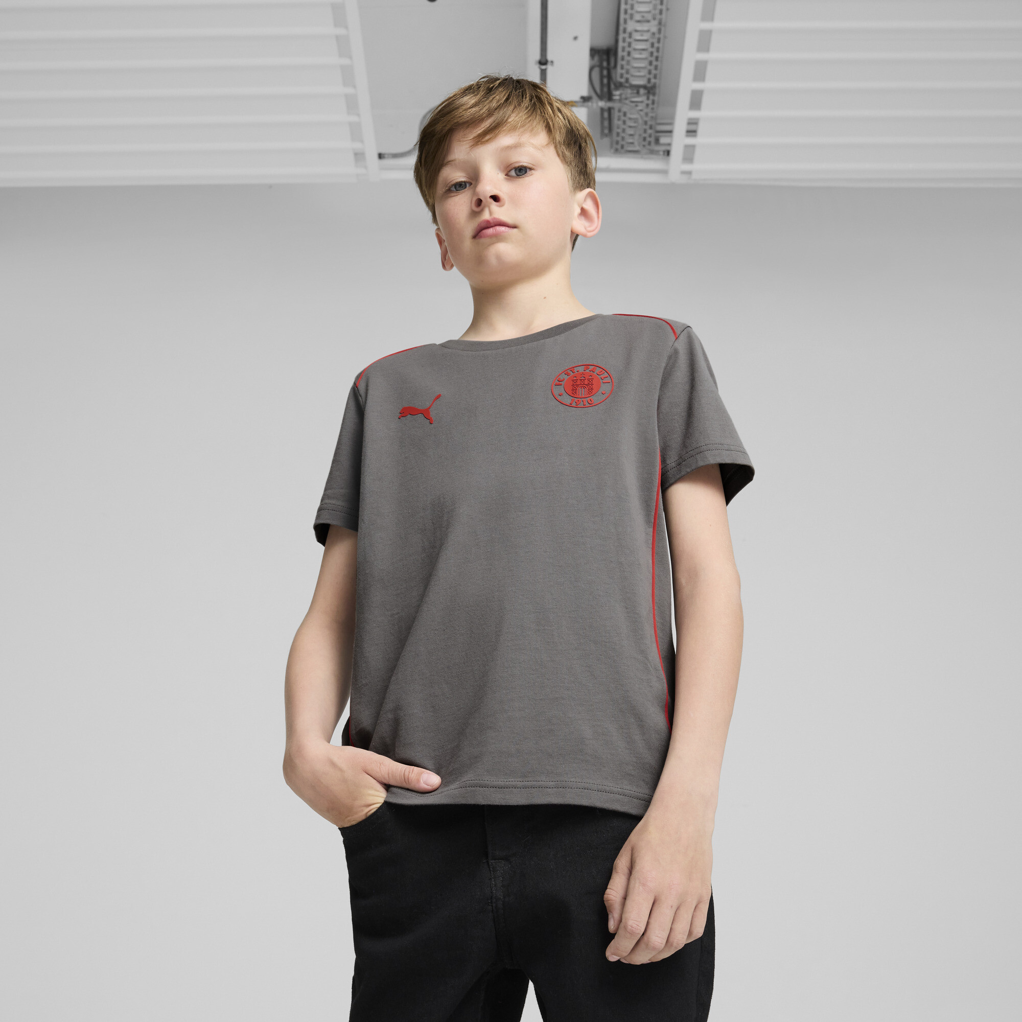 Puma FC St. Pauli Casuals T-Shirt Teenager Für Für Kinder | Mit Plain | Flat Medium Gray/Red | Größe: 5-6Y