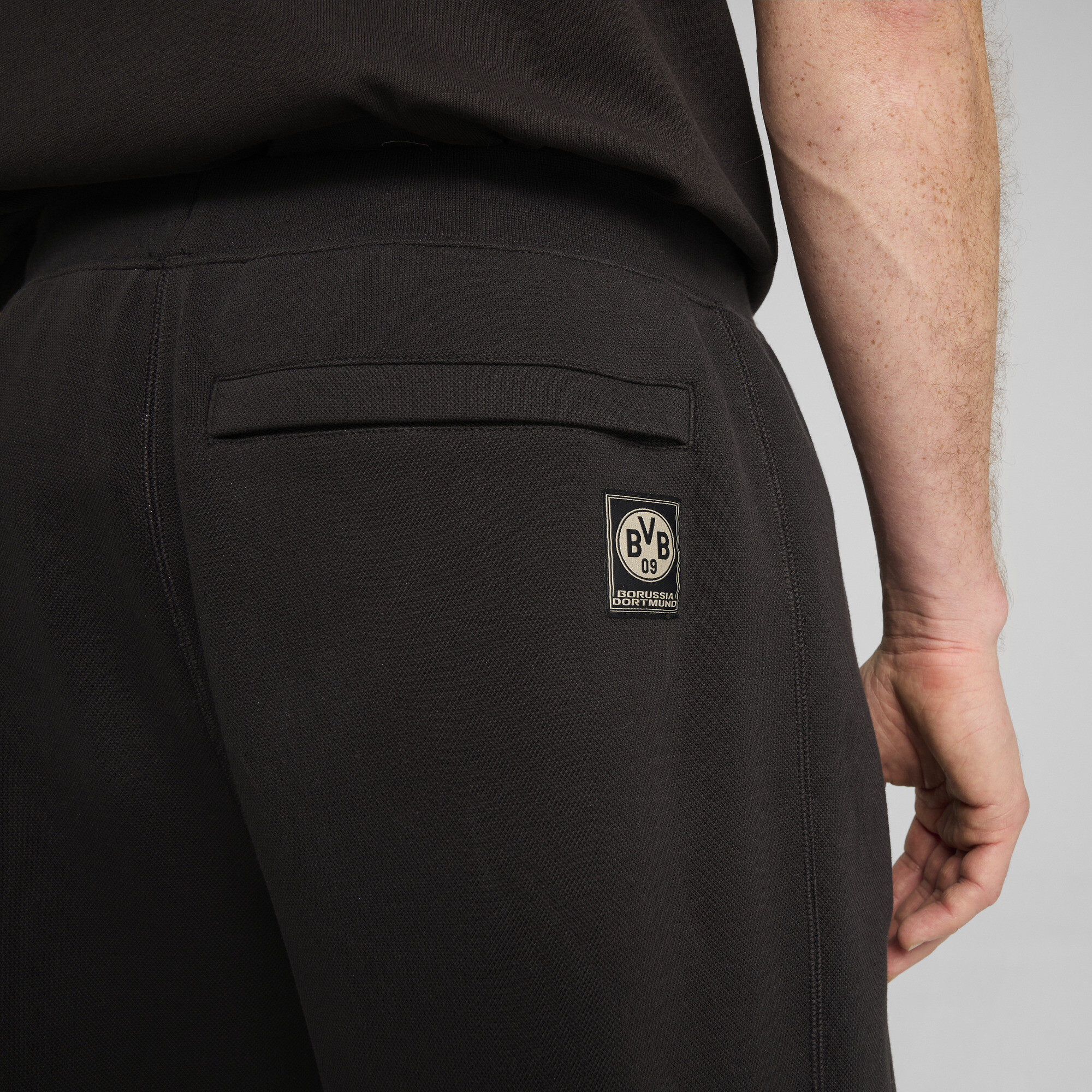 Borussia Dortmund MMQ T7 trainingsbroek voor Heren, Zwart, Maat S | PUMA