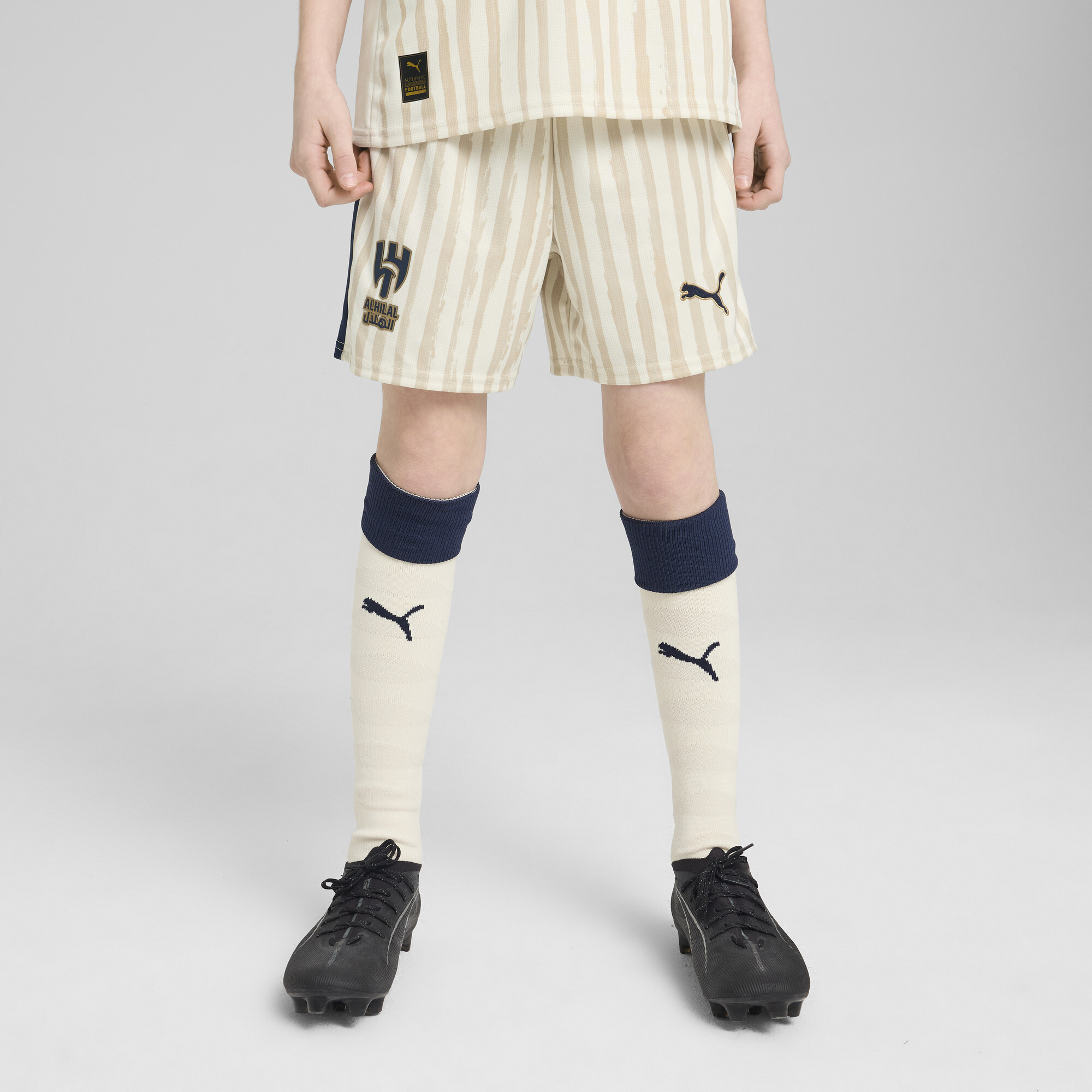Puma KIDSUPER x AL-HILAL SFC Shorts Teenager Für Für Kinder | Mit Print | Alpine Snow/Club Navy | Größe: 9-10Y