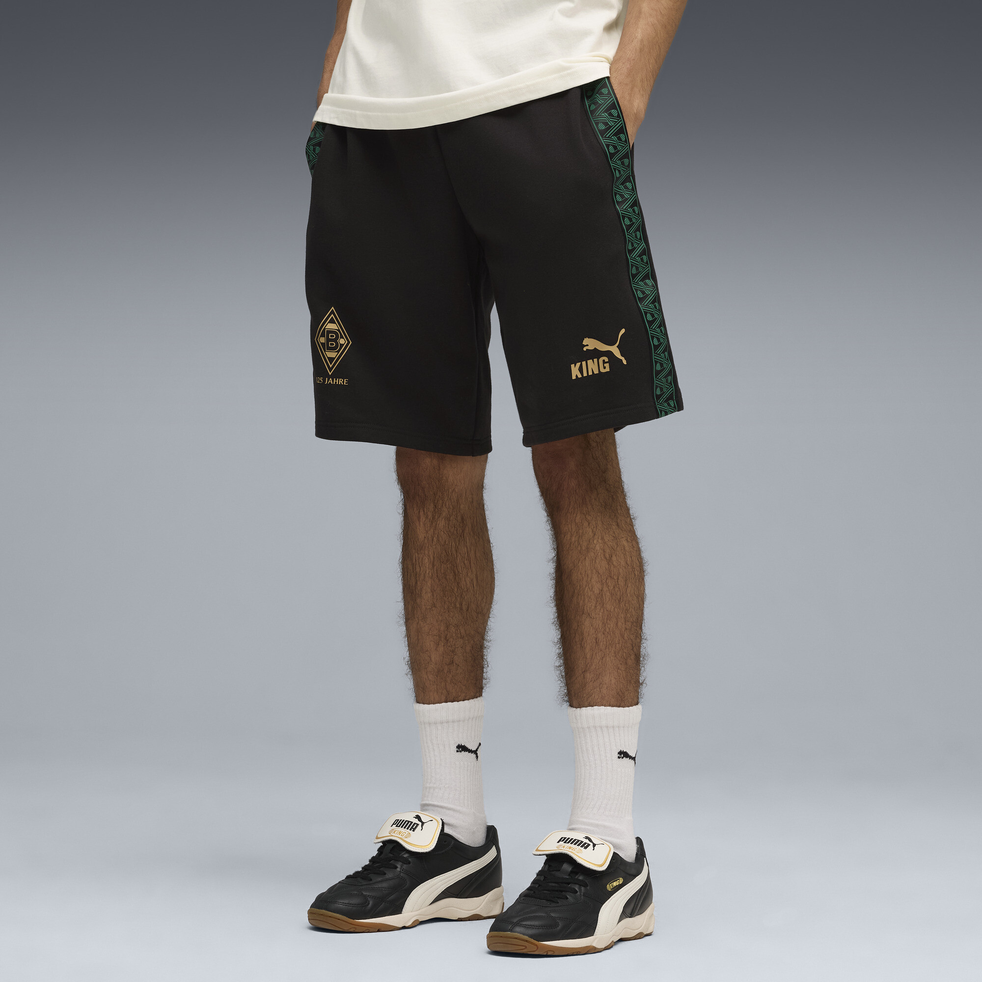 PUMA Borussia MÃ¶nchengladbach KING short voor Heren, Zwart/Goud, Maat M thumbnail 4