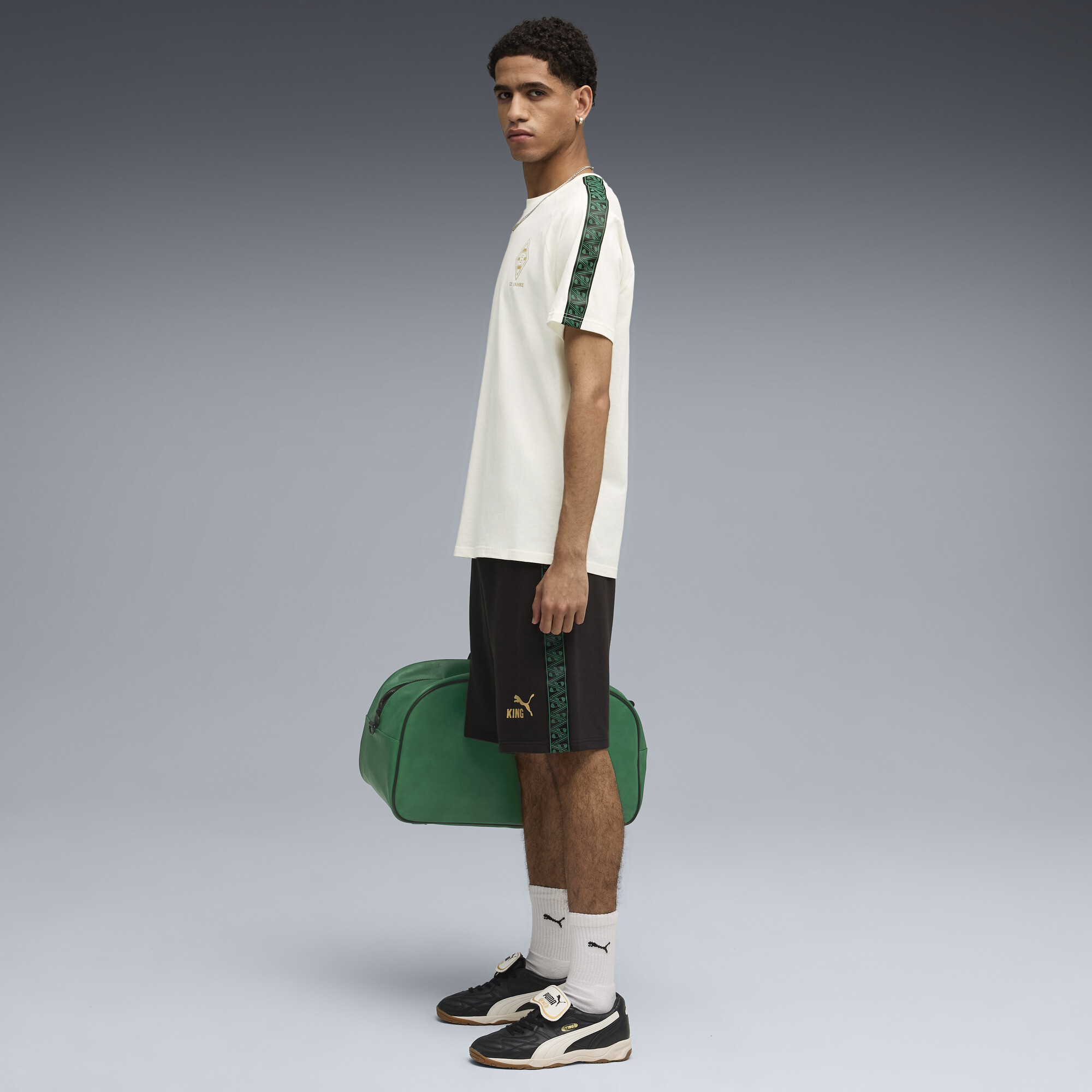 PUMA Borussia MÃ¶nchengladbach KING short voor Heren, Zwart/Goud, Maat M thumbnail 2