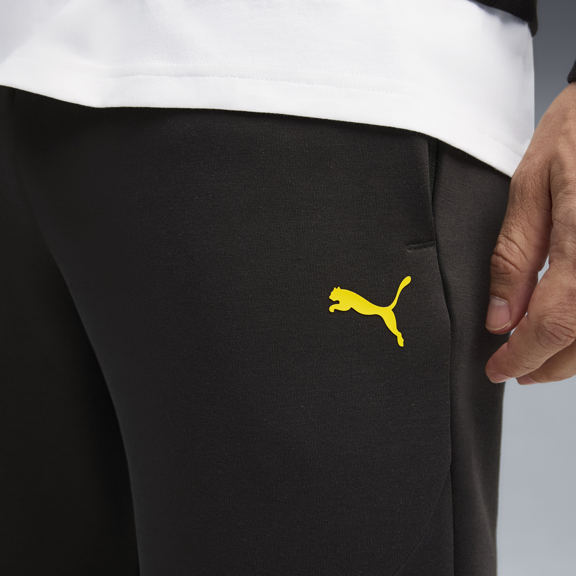 Borussia Dortmund PUMATECH sweatpant voor Heren, Zwart/Geel, Maat M thumbnail 2