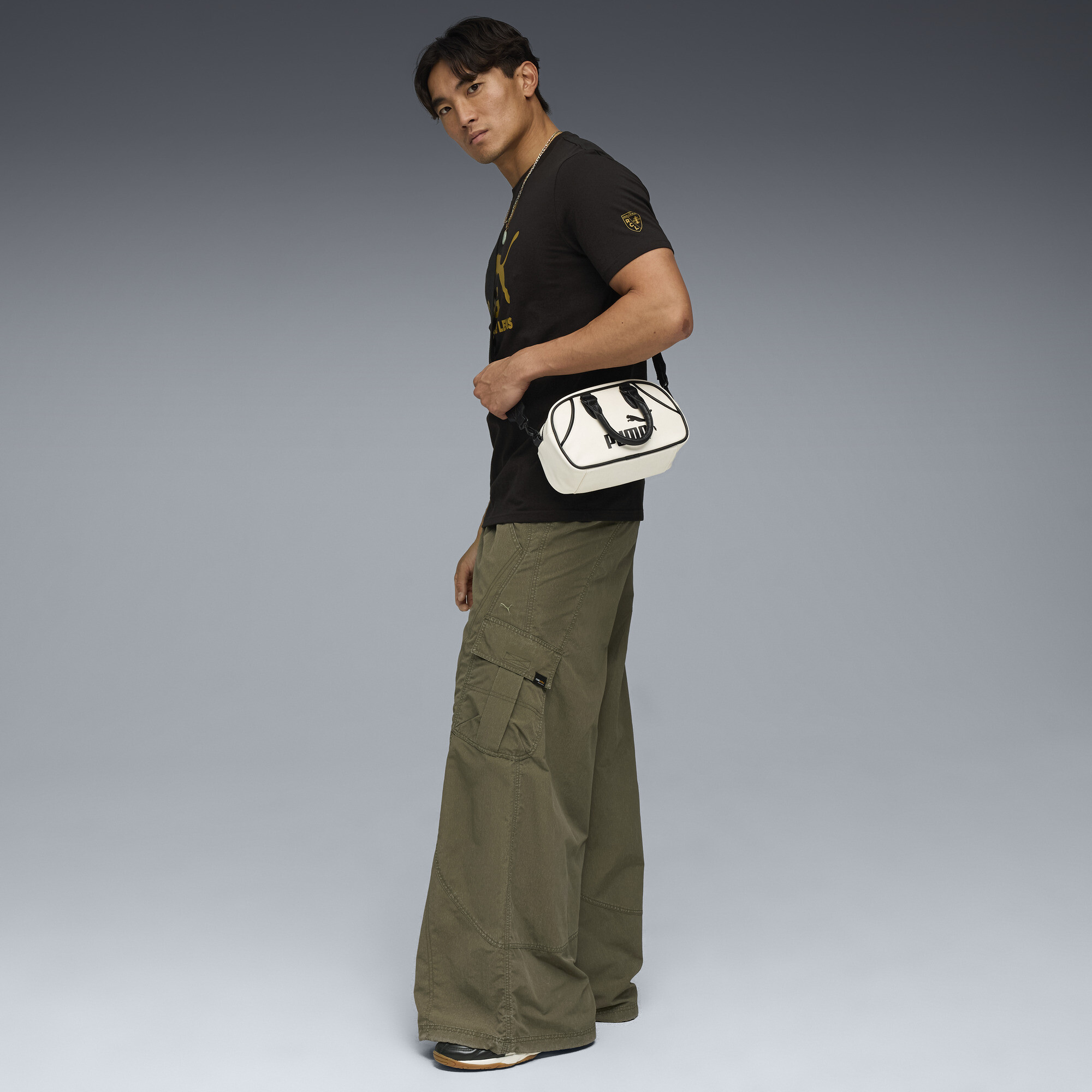 PUMA RC Lens KING T-shirt met logo voor Heren, Zwart/Goud, Maat 3XL thumbnail 2