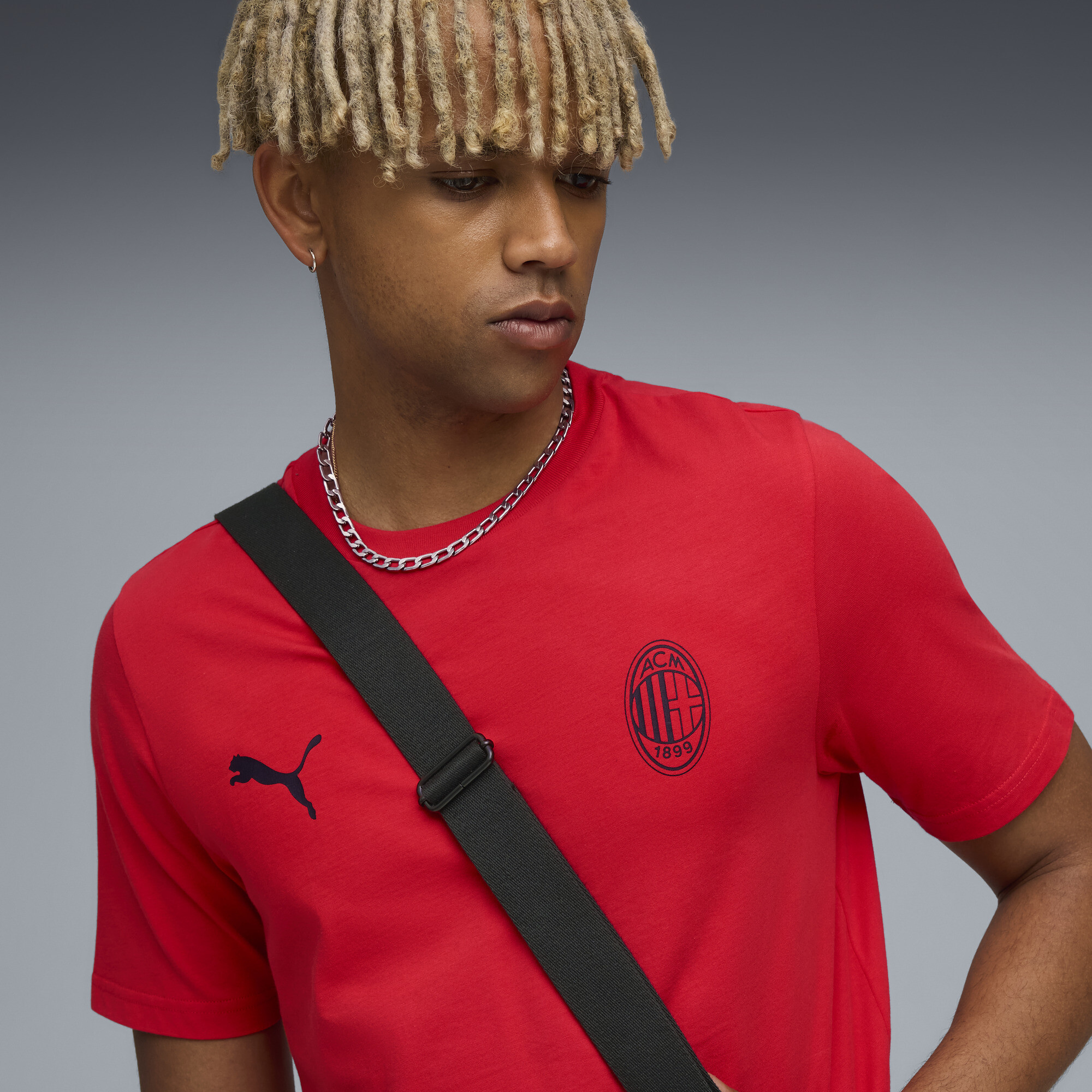 PUMA AC Milan FtblEssentials T-shirt voor Heren, Zwart/Rood, Maat XL thumbnail 5