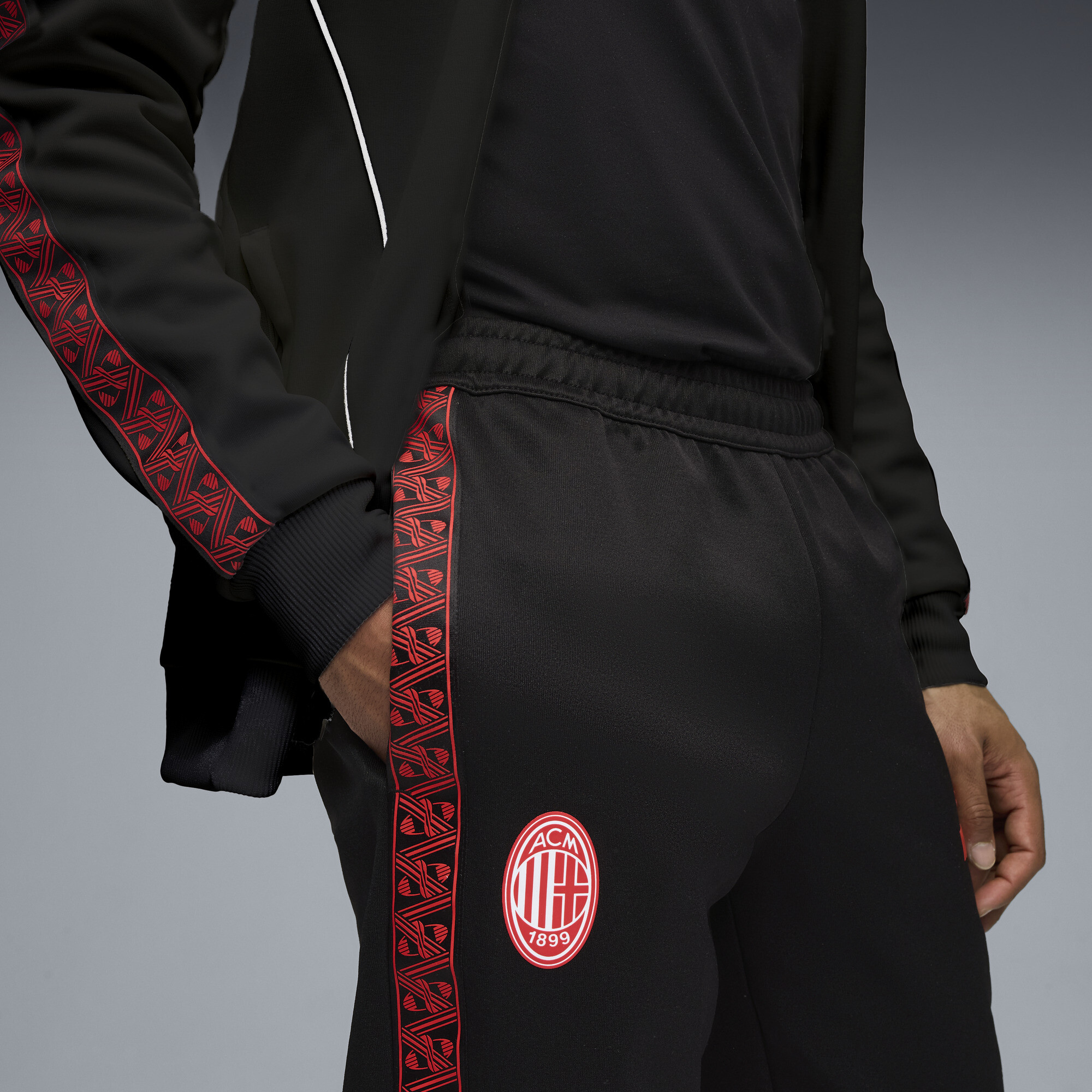 PUMA AC Milan KING Anthem broek voor Heren, Zwart/Rood, Maat S thumbnail 5