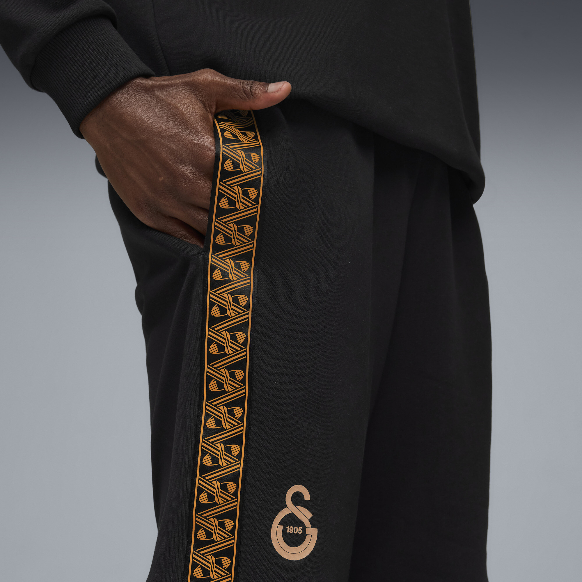 PUMA Galatasaray SK KING sweatshort voor Heren, Zwart/Rood/Oranje, Maat S thumbnail 5