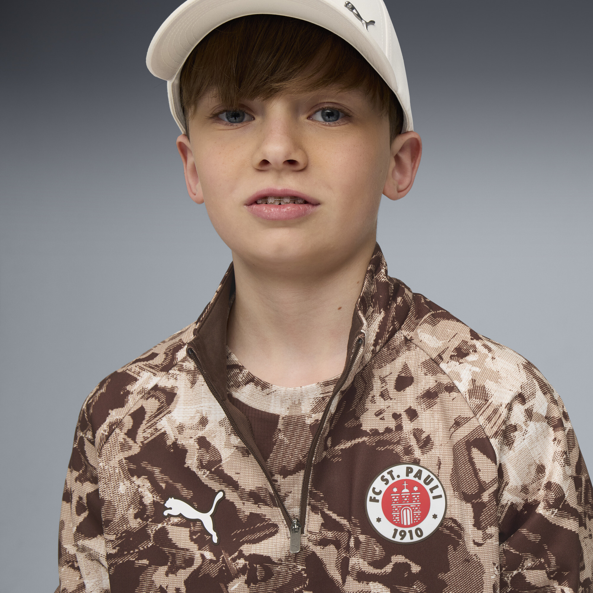PUMA FC St. Pauli prematch-top met kwartrits, Wit/Bruin, Maat 5-6Y thumbnail 6