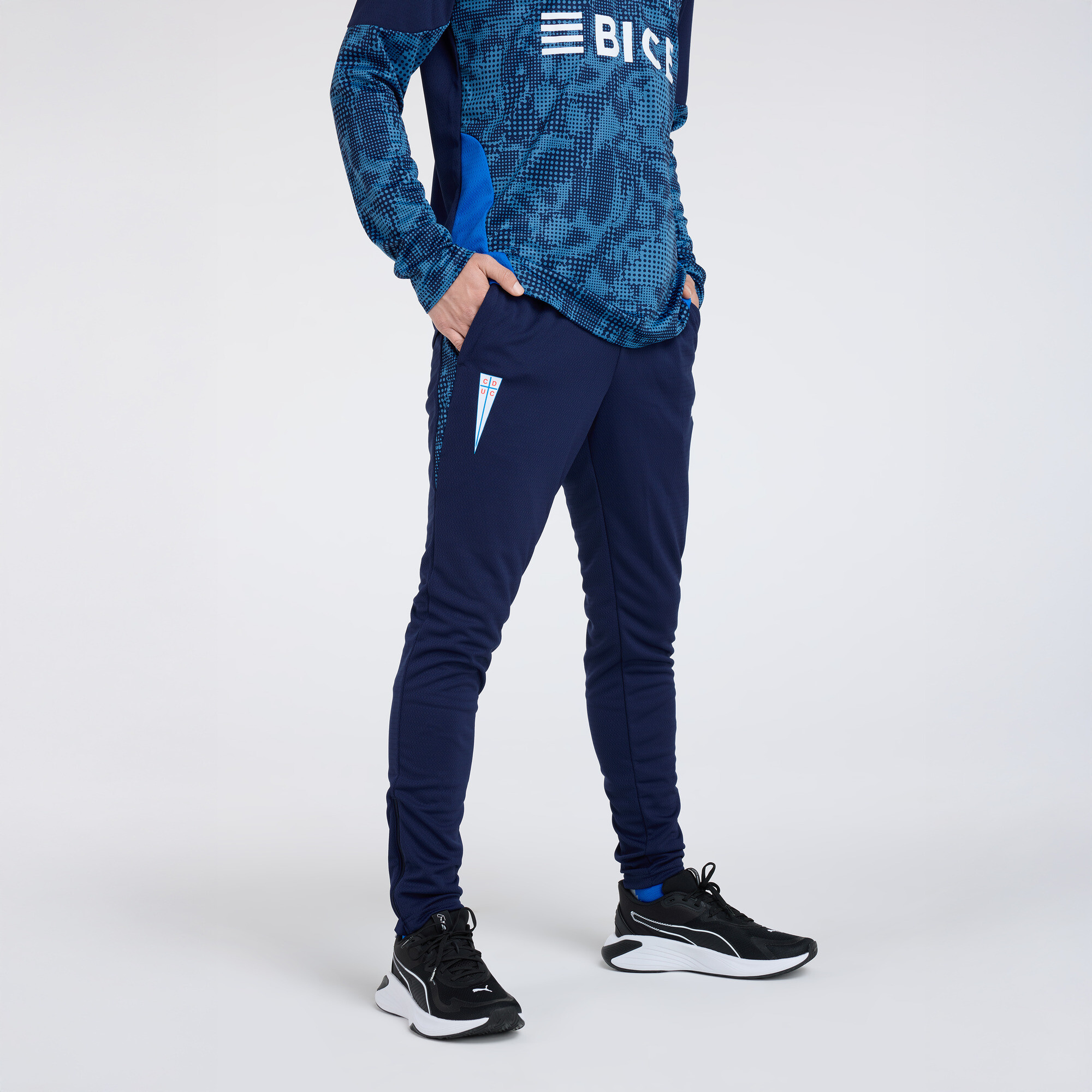 Pantalones de entrenamiento Universidad Católica para hombre