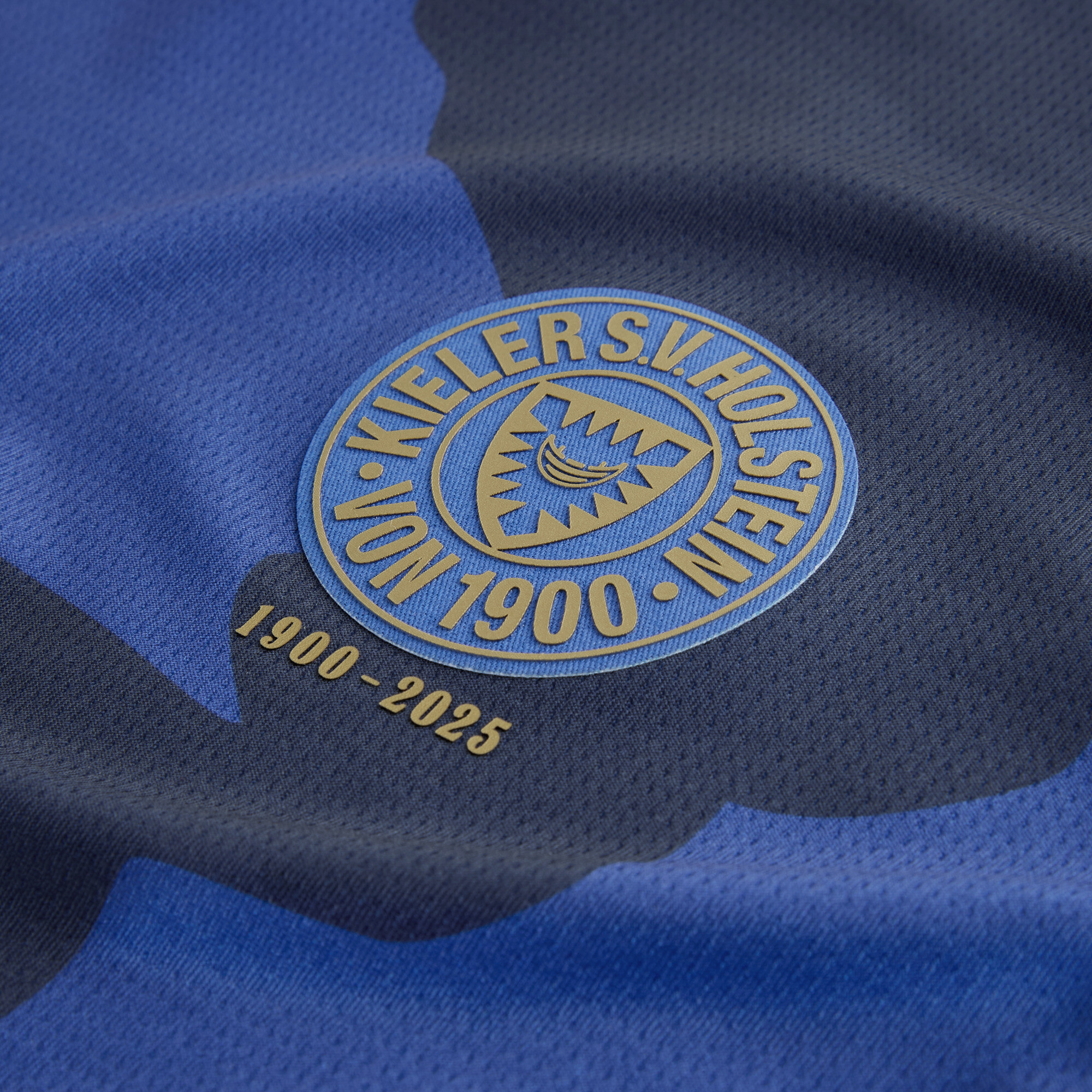 PUMA Holstein Kiel 25/26 thuisshirt, Blauw/Goud, Maat 13-14Y thumbnail 4