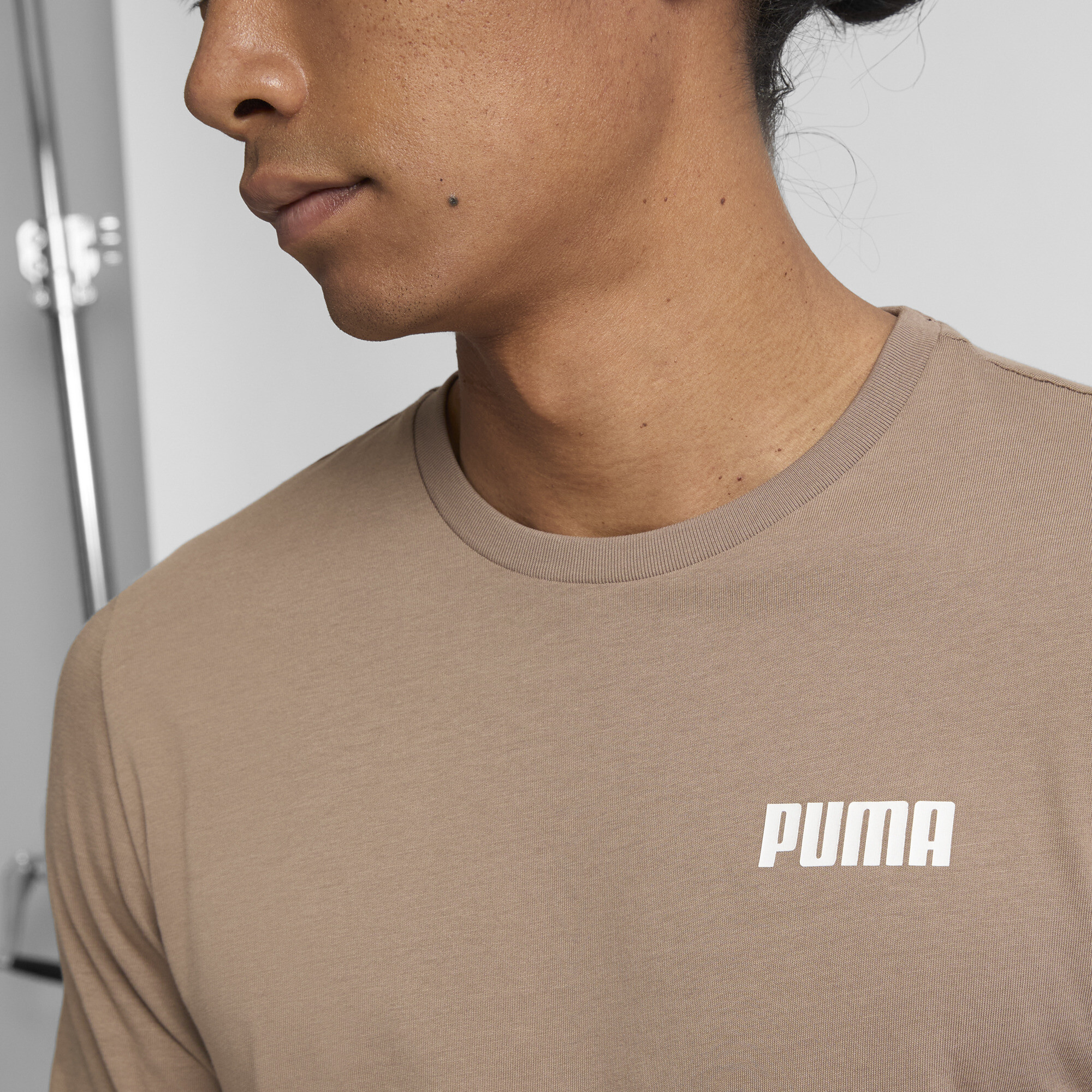 PUMA Men's Essentials Small Logo Tee