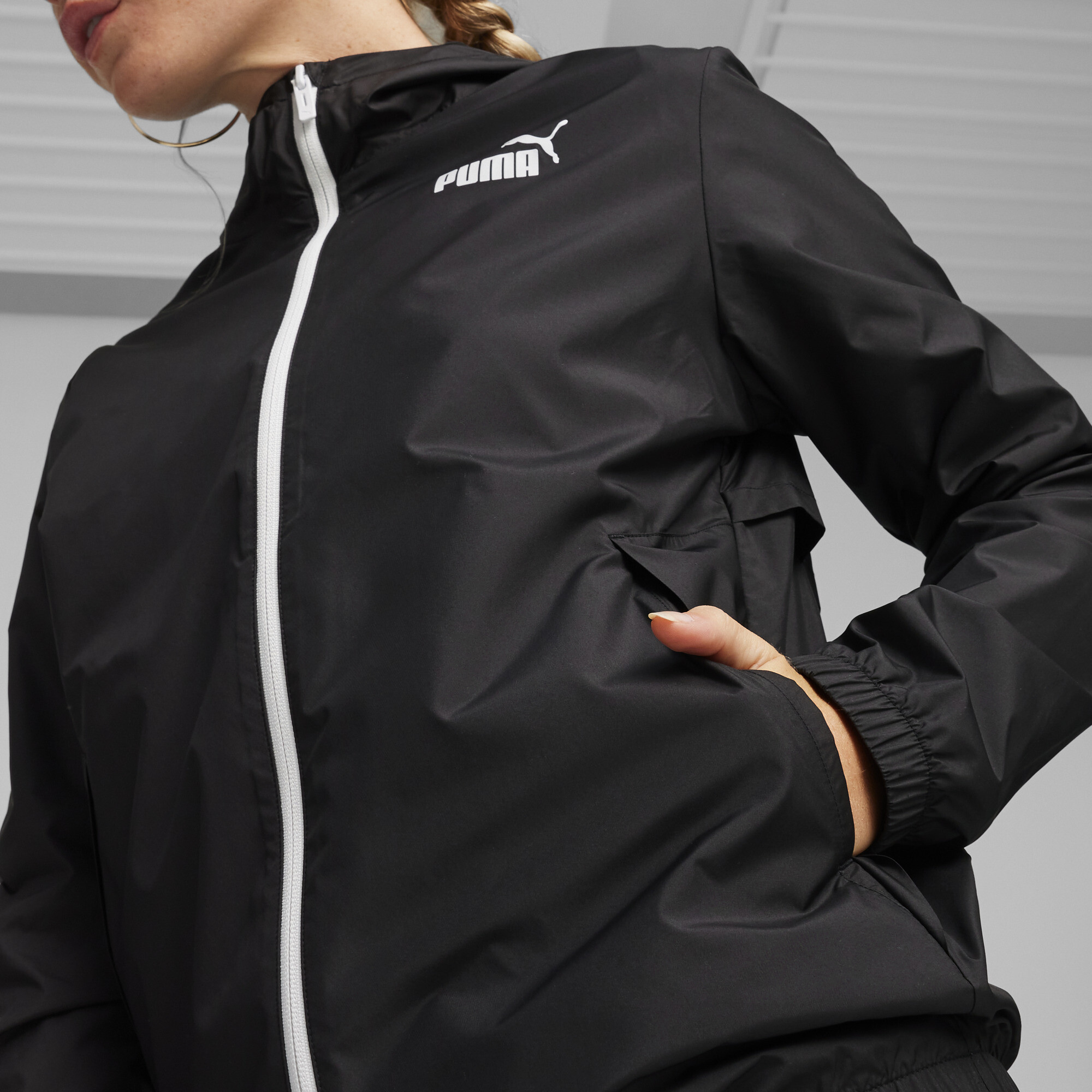 Women's Puma Essentials Solid Windbreaker Jacket, Black, Size XXS, Clothing